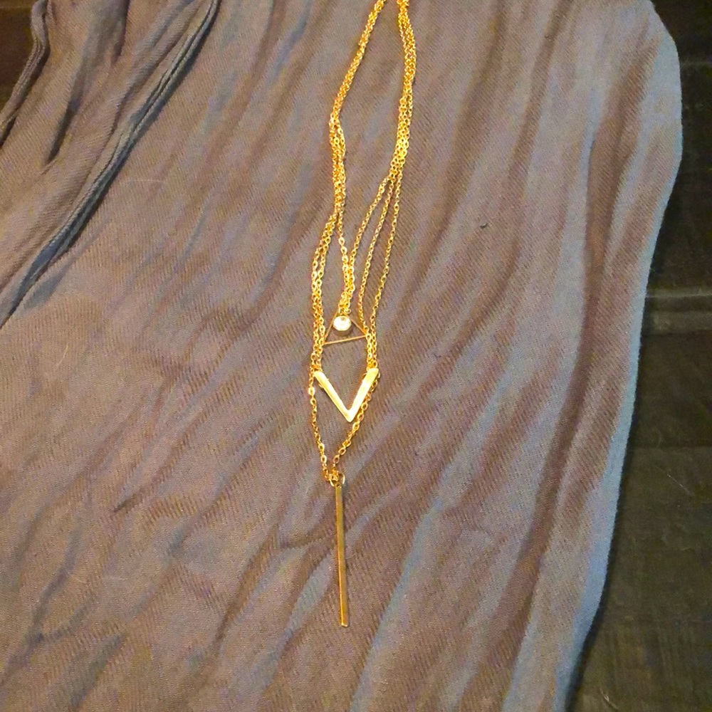 NWOT Triple layered chain costume necklace - gold